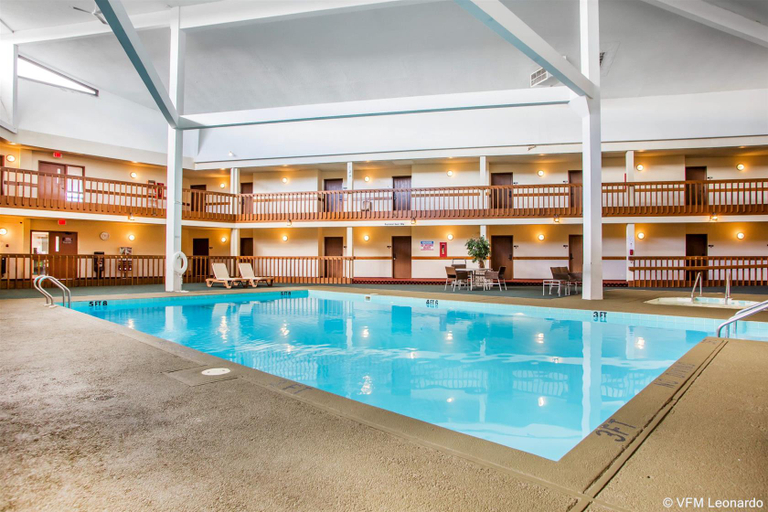 Sport & Beauty 3, University Inn of Stevens Point , Portage