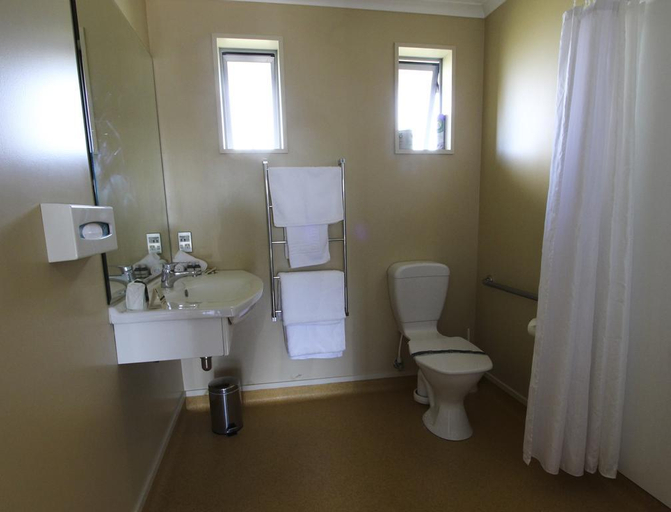 Bathroom 5, Annabelle Motel, Westland