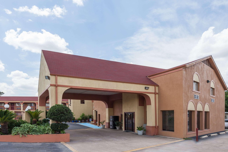 Super 8 by Wyndham Athens TX, Henderson