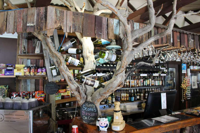 Food & Drinks 5, Tullah Lakeside Lodge, West Coast