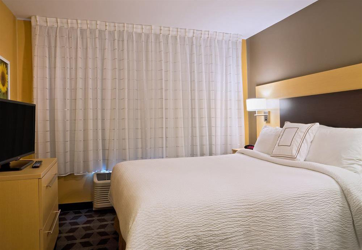 Bedroom 3, TownePlace Suites Dodge City, Ford
