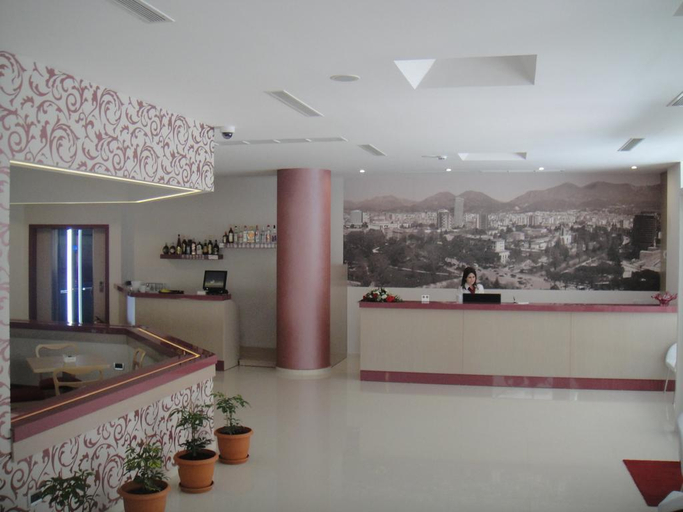 Public Area 3, Sky 2, Tiranës