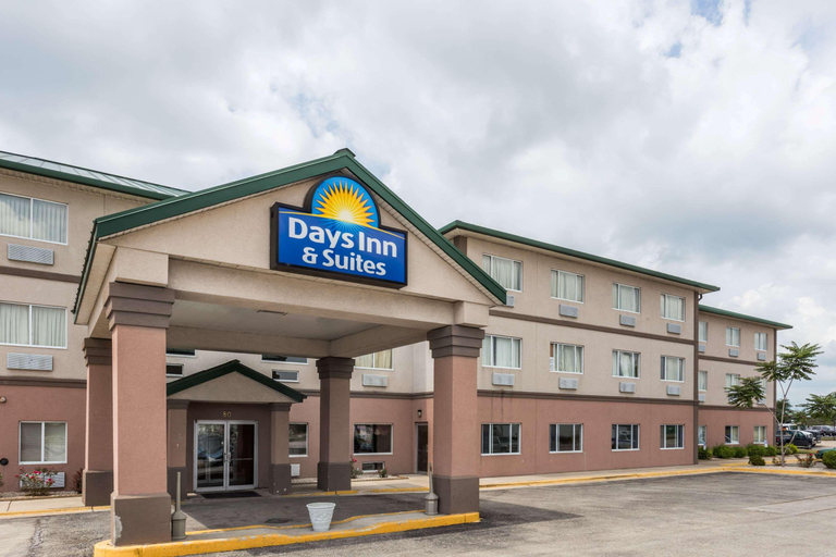 Exterior & Views 1, Days Inn & Suites By Wyndham Of Morris, Grundy