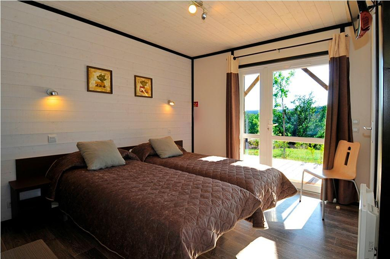 Bedroom 2, Domaine Saint Esteve, Aveyron
