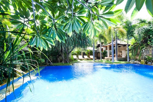 Pazzo Bali, Karangasem
