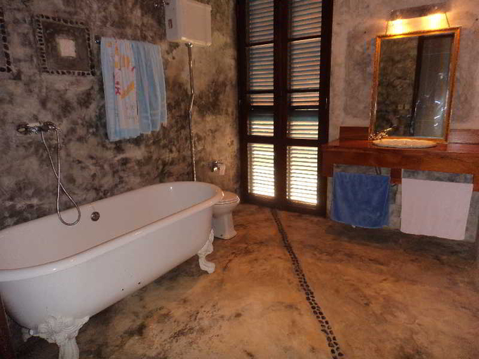 Bathroom 3, Jardim Botanico ME-ZOCHI, Mé-Zóchi