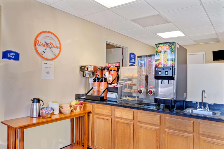 Public Area 2, Motel 6 Bethel, CT - Danbury, Fairfield