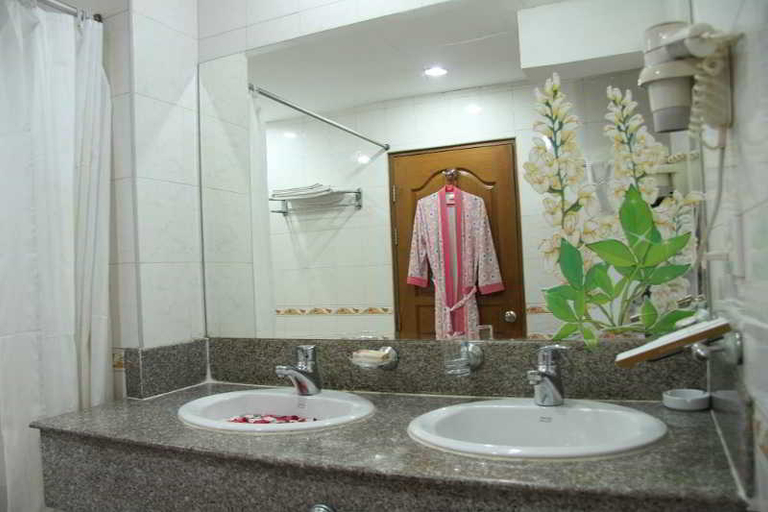 Bathroom 5, Excel Treasure Hotel, Yangon