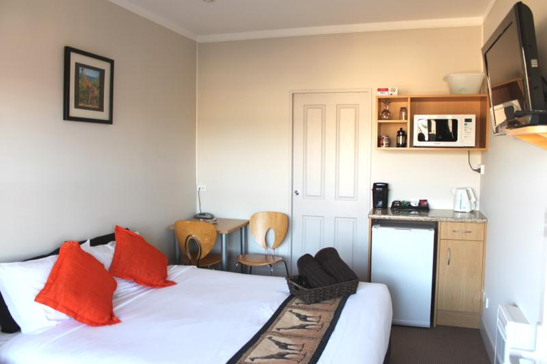 Bedroom 5, Big Five Motel, Palmerston North