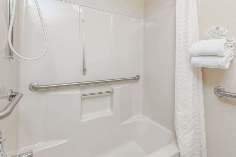 Bathroom 4, Red Roof Inn & Suites Calhoun, Gordon