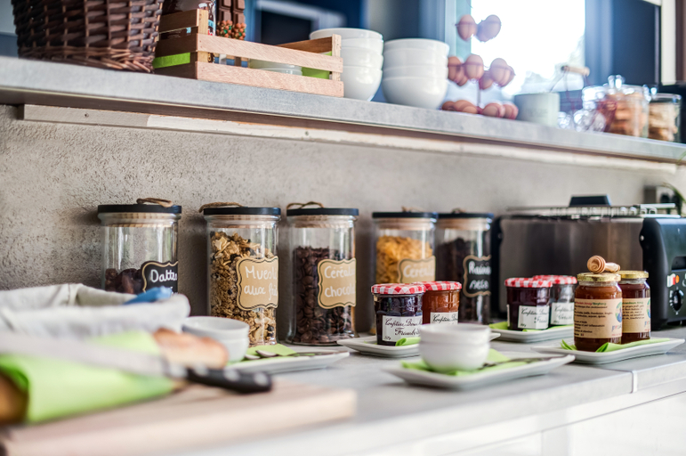 Food & Drinks 4, Comfort Aparthotel Divonne L'Oree du Parc, Ain