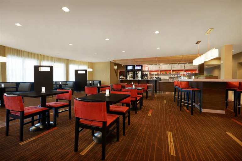 Food & Drinks 5, Courtyard Oneonta, Otsego