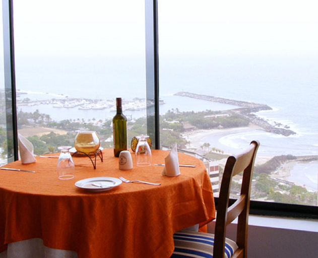Food & Drinks, Miramar Suites, Vargas