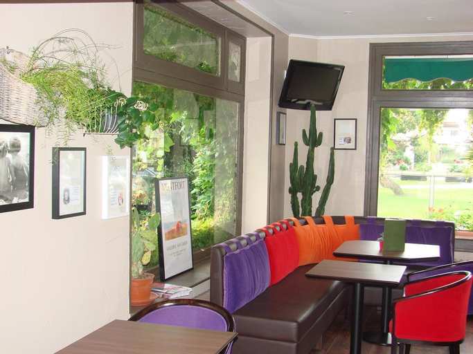 Public Area 3, Chez-Marion, Calvados
