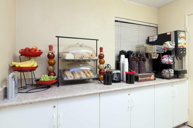 Food & Drinks 5, Americas Best Value Inn & Suites Bakersfield Centr, Kern