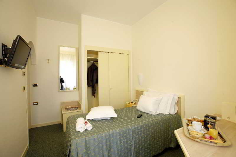 Bathroom 4, Hotel Bassetto, Frosinone
