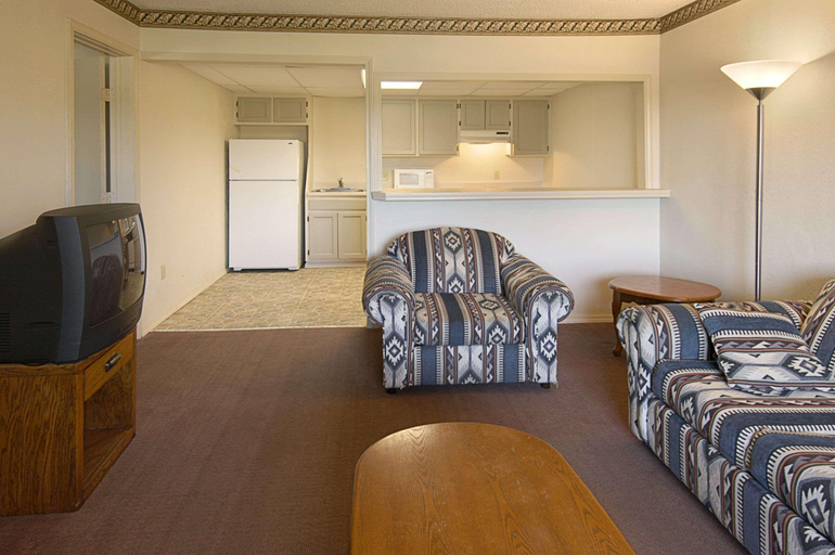 Sport & Beauty, Travelodge by Wyndham Tulsa, Tulsa