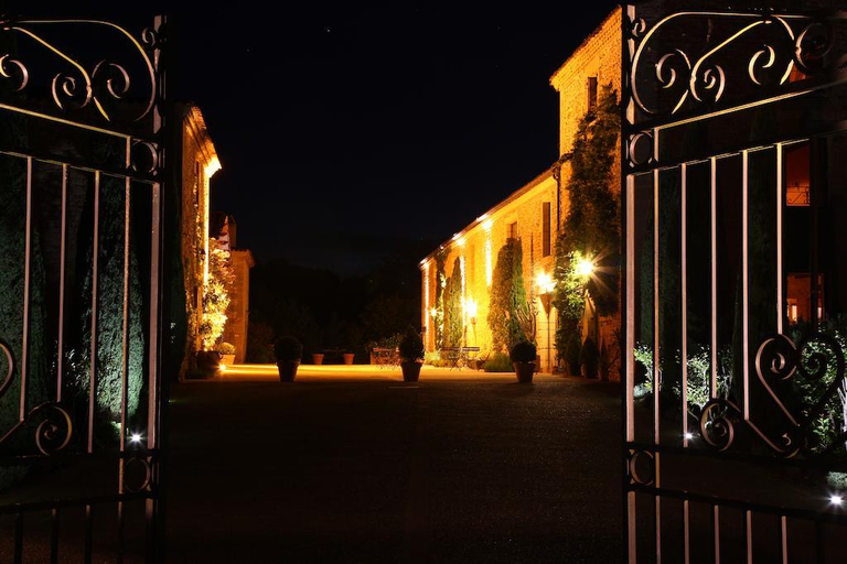 Public Area, La Villa Romaine, Dordogne