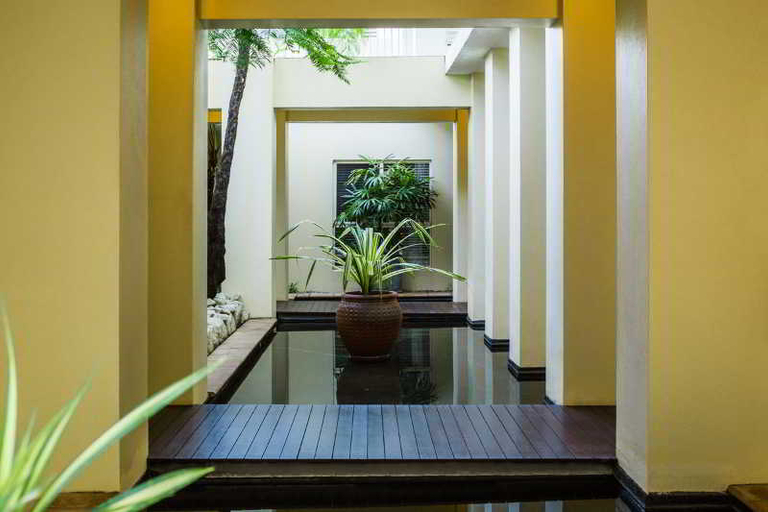 Exterior & Views 2, Sea Change Beachfront Apartments, Cairns