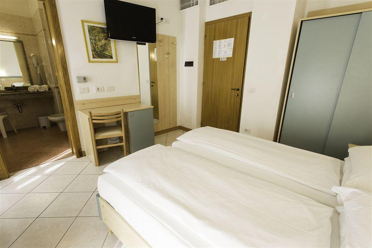 Bedroom 3, Sole, Trento