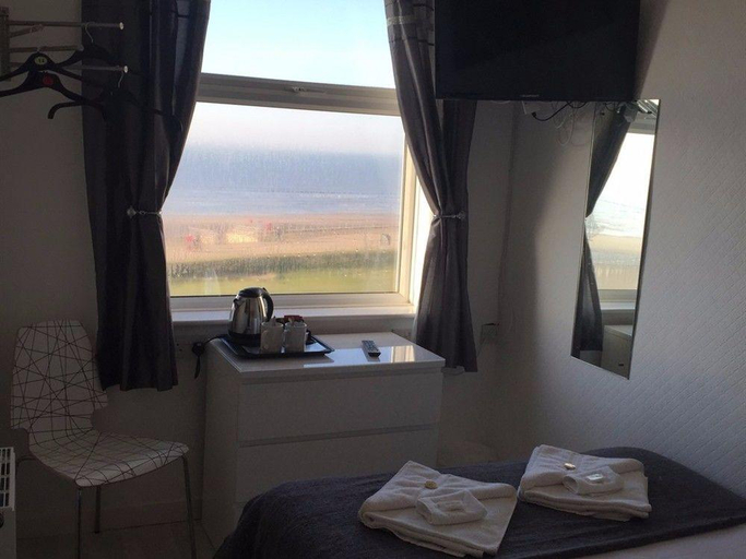 Bathroom 5, The Sandford Promenade, Blackpool