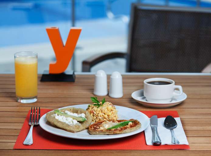Food & Drinks 5, Yes Inn, Veracruz