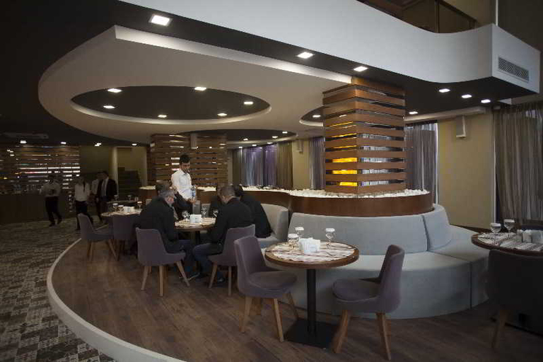 Food & Drinks 4, Liv Suit Hotel, Merkez