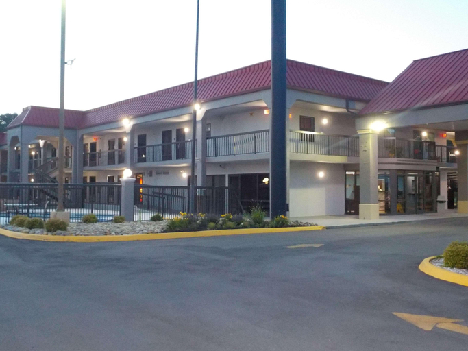Public Area 2, SureStay Hotel by Best Western Lenoir City, Loudon