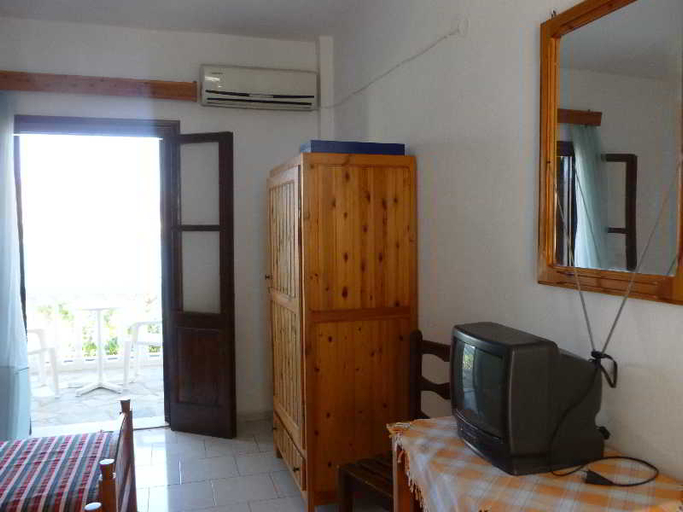Bedroom 2, Akrogiali Rooms & Studios, South Aegean