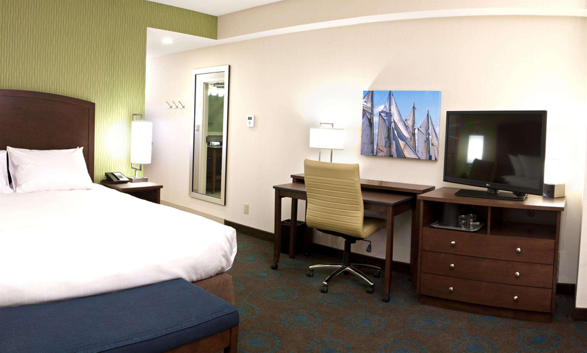 Bedroom 3, Hampton Inn by Hilton Halifax Downtown, Halifax