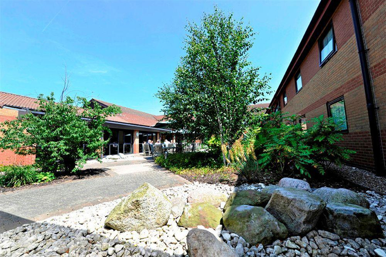Exterior & Views 2, Burleigh Court Hotel and Leisure, Leicestershire