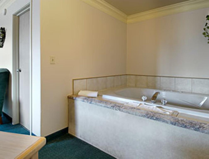 Bathroom, Super 8 Guymon, Texas