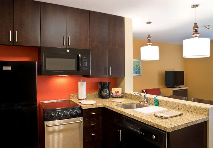 Exterior & Views 2, TownePlace Suites Garden City, Finney