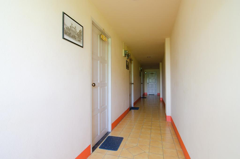 Public Area, The Orange Pier Guesthouse, Phuket Island