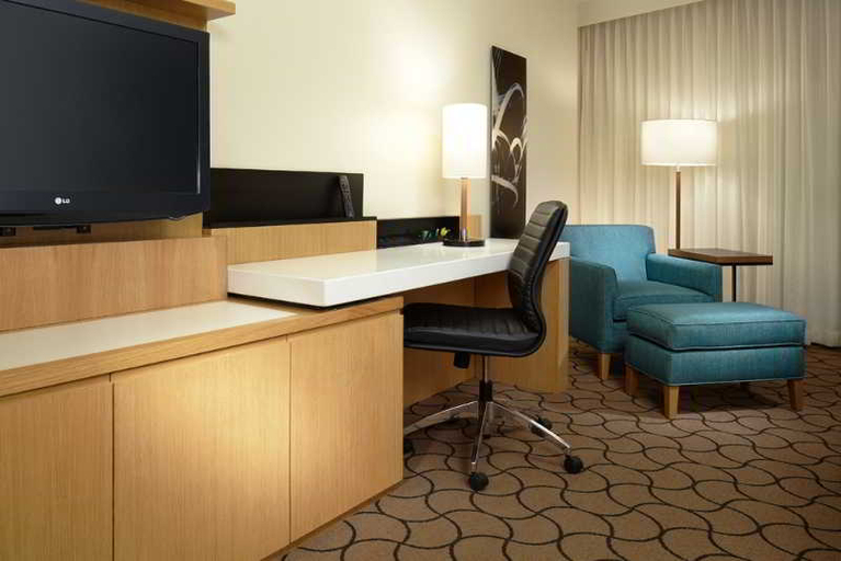 Bedroom 3, Delta Hotels Toronto, Toronto