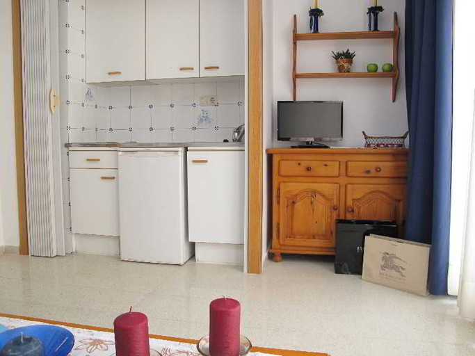 Public Area 2, Apartamentos Santi, Girona