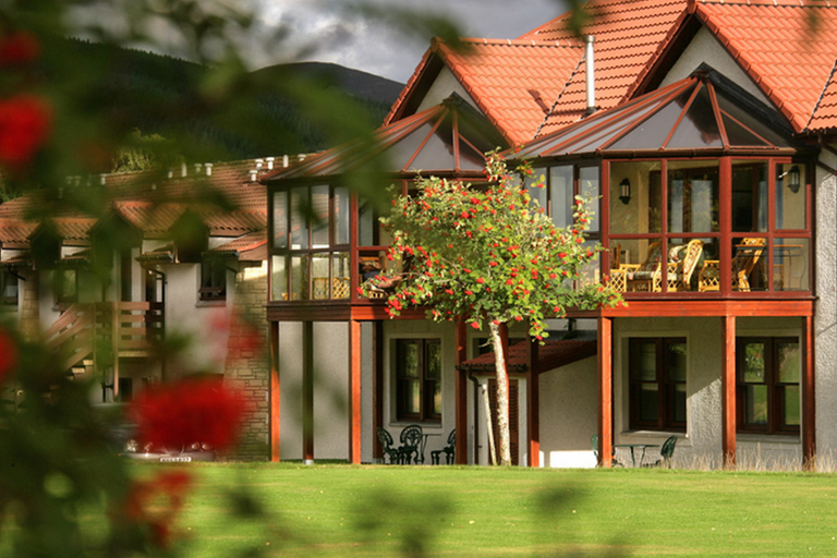 Exterior & Views