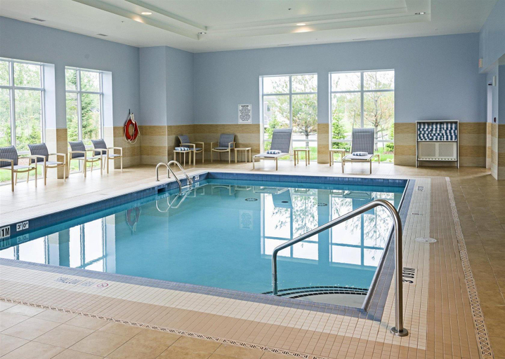 Sport & Beauty 5, Hampton Inn by Hilton Ottawa Airport, Ottawa