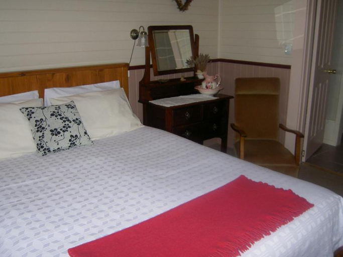 Bedroom 4, Hamlet Downs Country Accommodation, Central Highlands