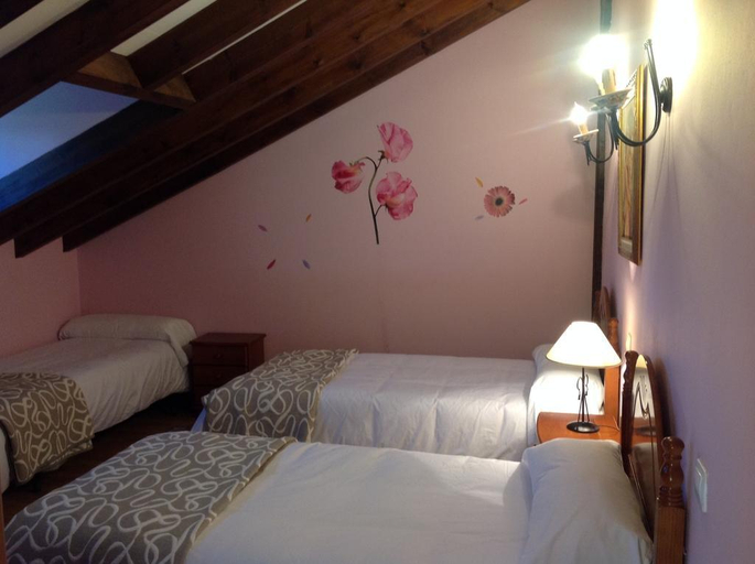 Bedroom 3, Trisileja en Puente Romano, Cantabria