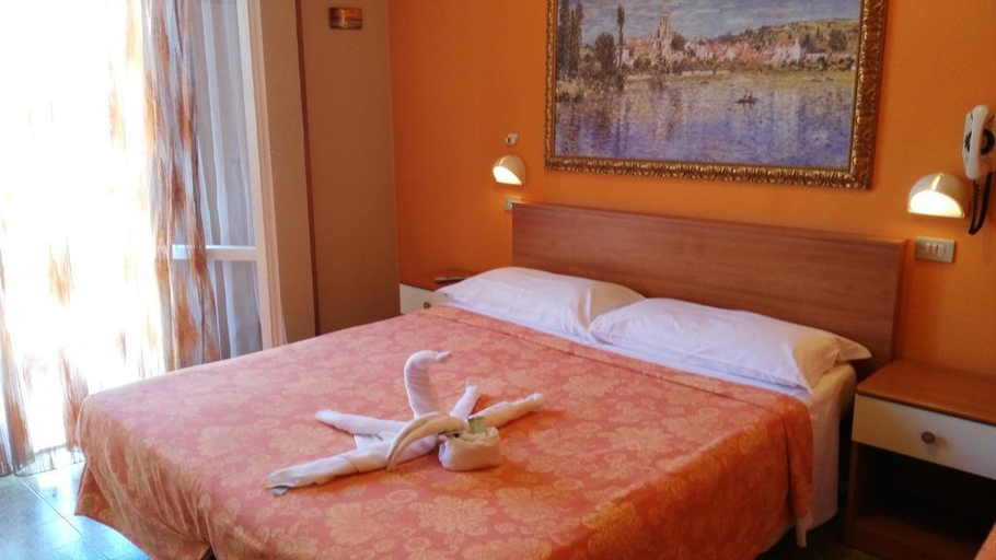 Bedroom 4, Hotel Simon, Rimini