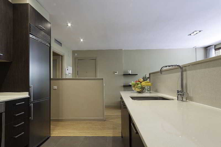 Bathroom 3, Camp Nou Apartment, Barcelona