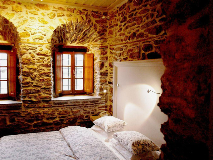 Bedroom 5, Archontika Karamarlis, Thessaly