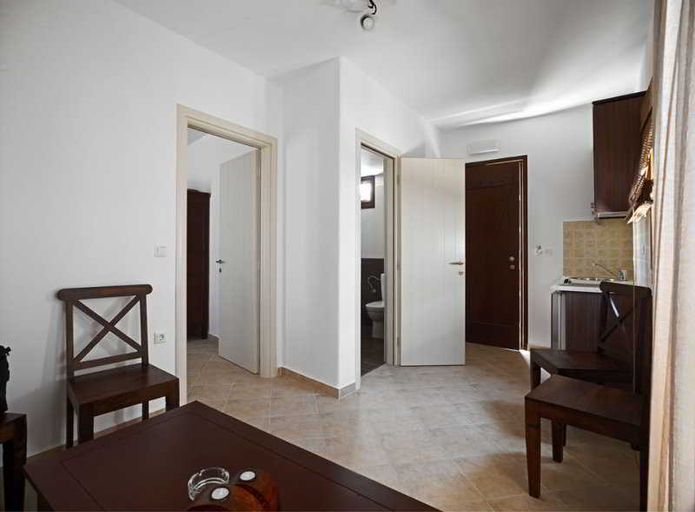 Bedroom 2, Hotel Anemomilos, South Aegean
