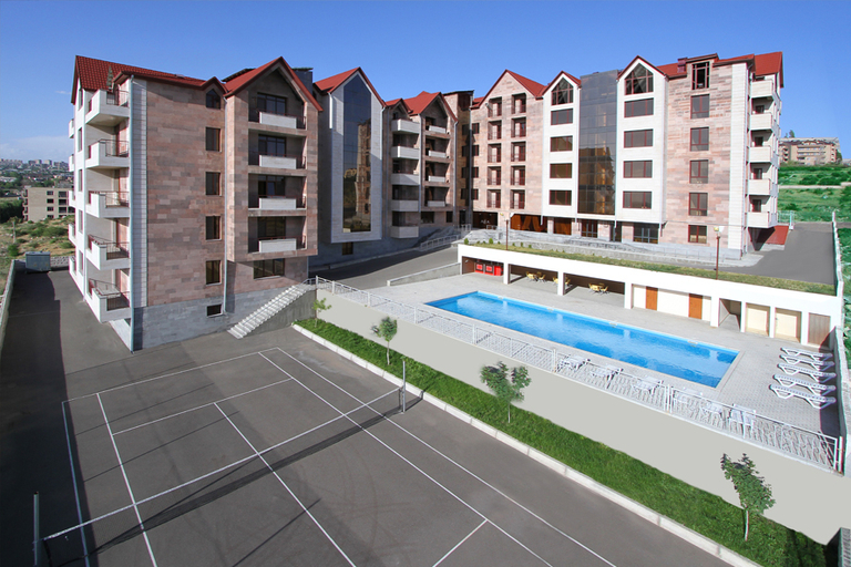 Exterior & Views