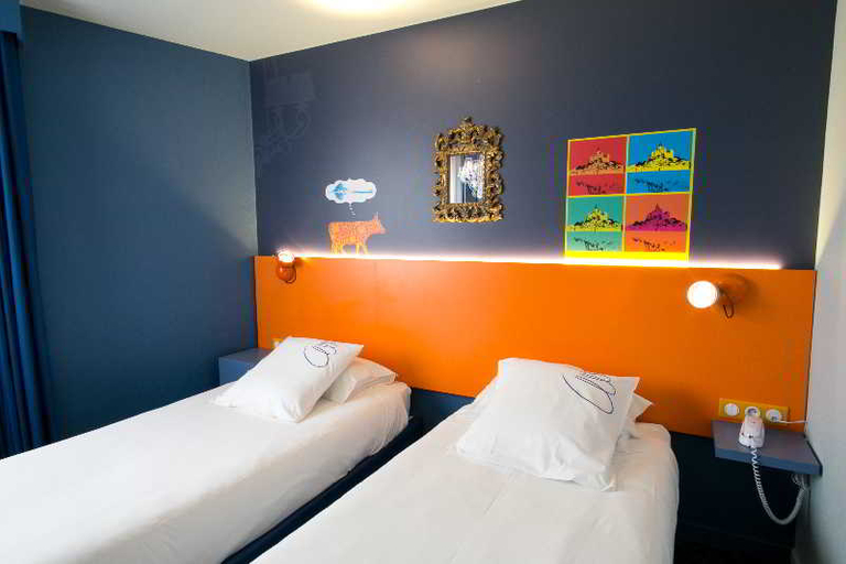 Bedroom 3, Hotel Gabriel, Manche