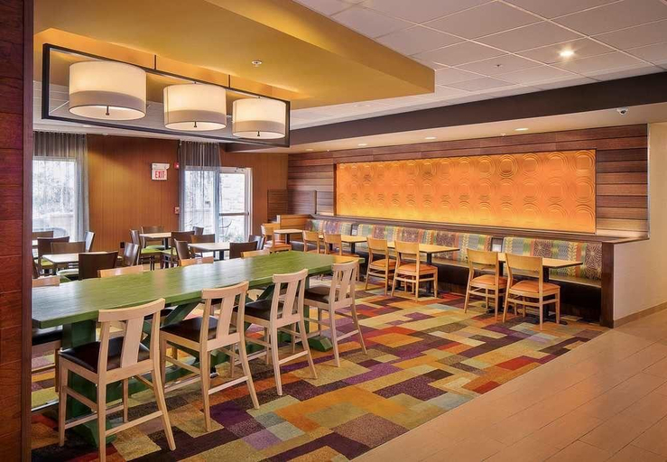 Food & Drinks 2, Fairfield Inn & Suites Monaca, Beaver