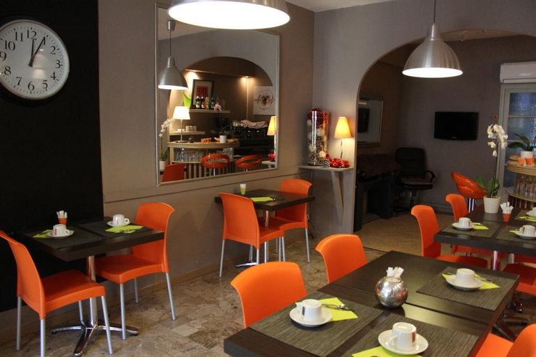 Food & Drinks, L Eau Des Collines, Bouches-du-Rhône