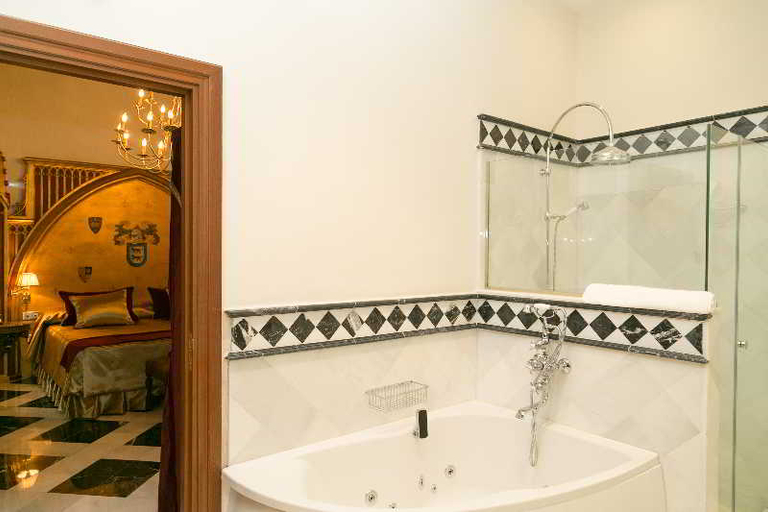 Bathroom 4, Ateneo Sevilla, Sevilla