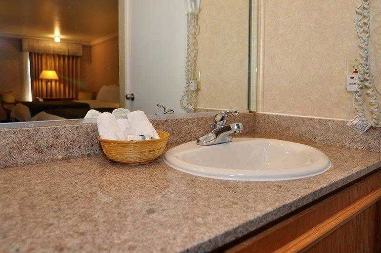 Bathroom 4, Monterey Park Inn, Los Angeles